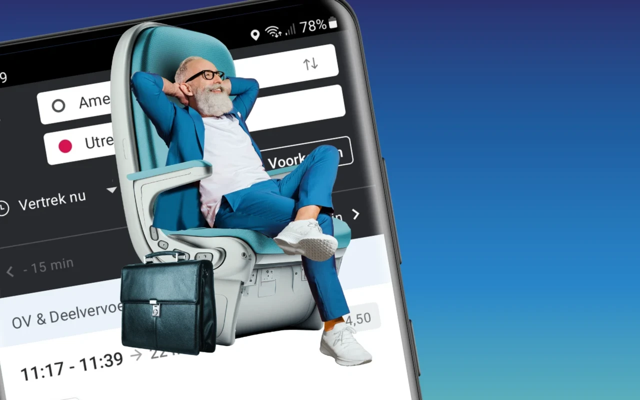Achtergrond: Groot weergegeven telefoon met Arriva-reisplanner. Voorgrond: Man met baard en in pak ontspannen in Arriva-treinstoel met werktas.
