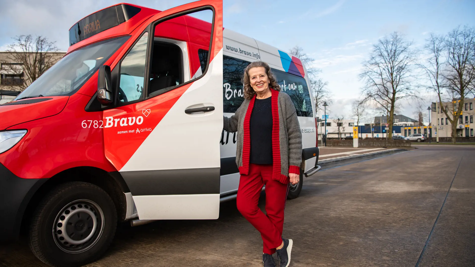Arriva introduceert pinpas en smartphone betalingen in buurtbussen